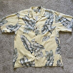 Tommy Bahama Hawaiian Button Down Shirt Mens Medium Yellow Palm Print 100% Silk